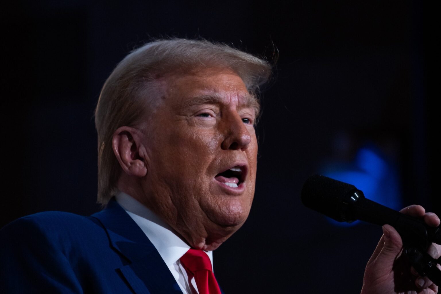 最高裁によれば、トランプ大統領は恩赦のために「おそらく金銭を受け取る」ことができる―法律アナリスト