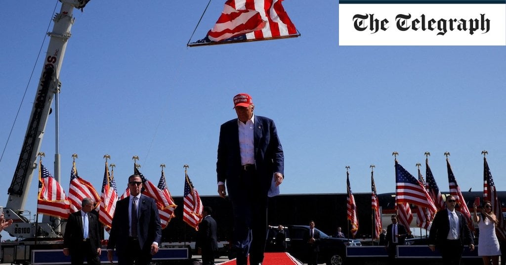 ドナルド・トランプ氏は、選挙に負けたら2028年の大統領選には出馬しないと述べた。最近のNBCニュースの世論調査では、民主党の対立候補であるカマラ・ハリス氏がトランプ氏を5ポイントリードしている。