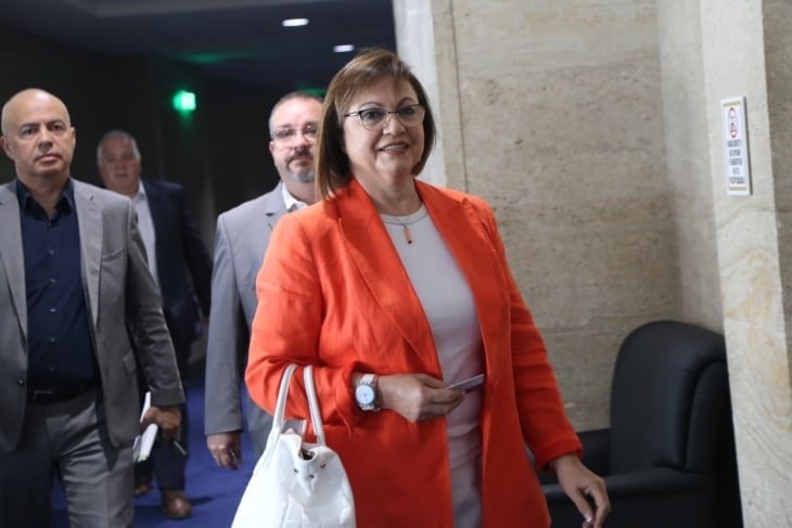 異常事態: Cornelia Ninova が BSP から追放されました