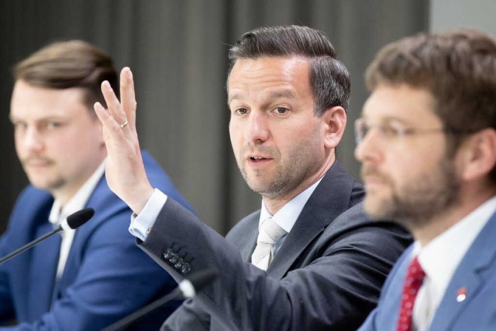 タリンの新市政府は中央党以上に市議会議員を多数設置
