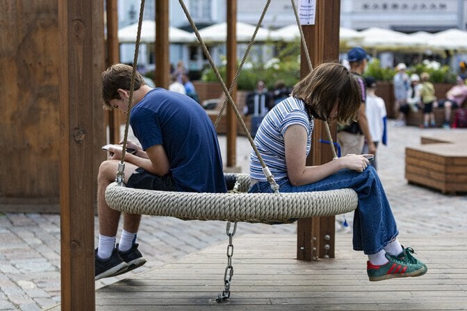 シクトは小学校でのスマートデバイスの使用を制限したいと考えている