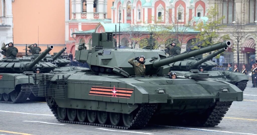 ロシアは石油・ガス収入の減少が見込まれるものの、軍事支出の新記録を樹立する軌道に乗っている。