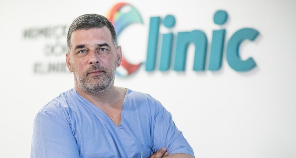 iClinic plusの責任者が傷害罪で起訴された