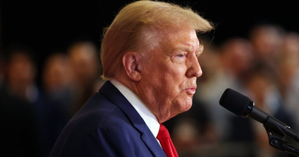トランプ陣営はハリス氏との討論会で負けるのではないかとパニックに陥っている