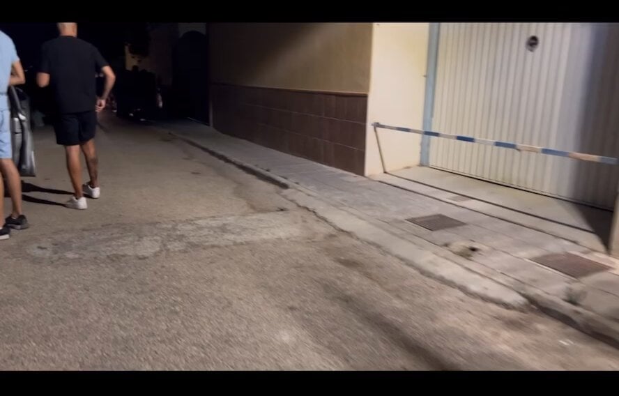 住宅街のボトル