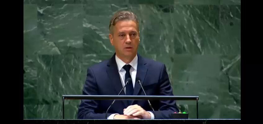ハトがテーブルにぶつかった、「ネタニヤフ首相、今すぐこの戦争を止めてください！」