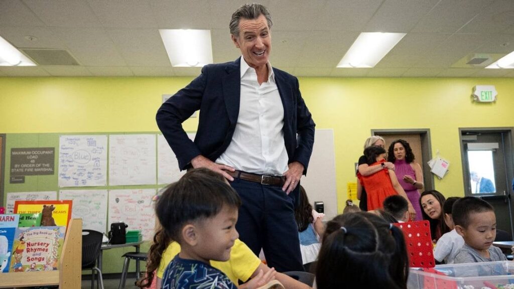 ギャビン・ニューサム知事、カリフォルニア州の学校から合成食品着色料添加物を削除する法案に署名