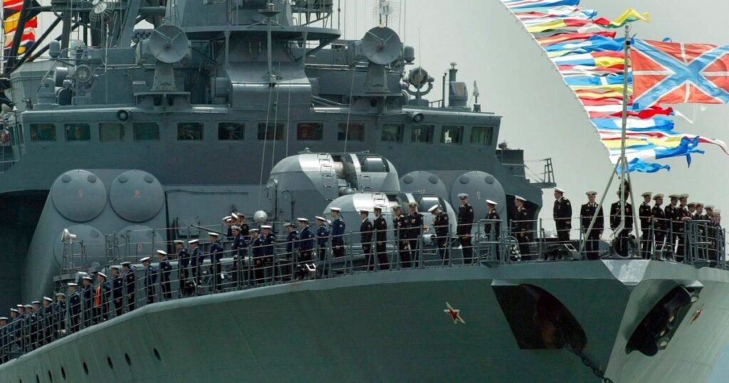 ロシアの軍艦がノルウェー管轄内の漁船に向けて発砲したと伝えられている