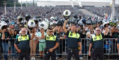 ポルトガル - 教会は 180,000 個のオートバイ用ヘルメットを祝福しました。