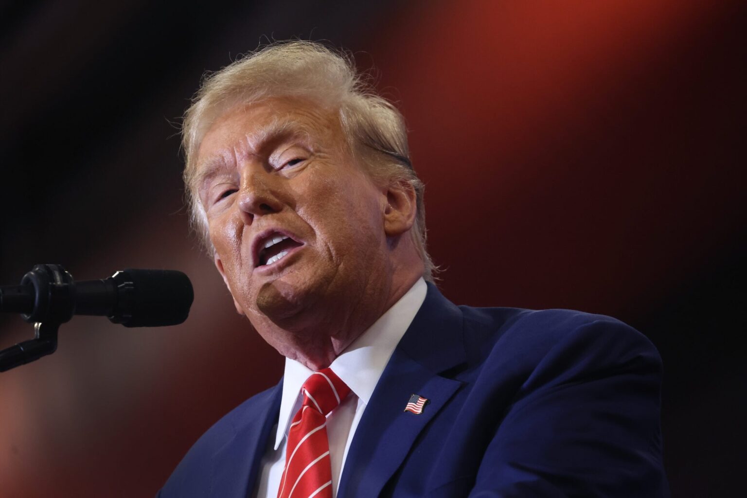 トランプ大統領の1月6日の訴訟を担当する判事は、大統領選挙によって延期されることはないと述べる
