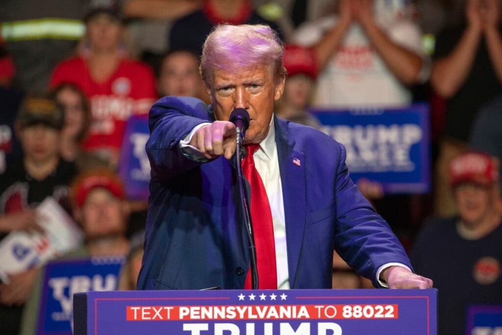 トランプ大統領は憲法修正第1条を無視し、最高裁を批判する者は刑務所に放り込まれるべきだと発言