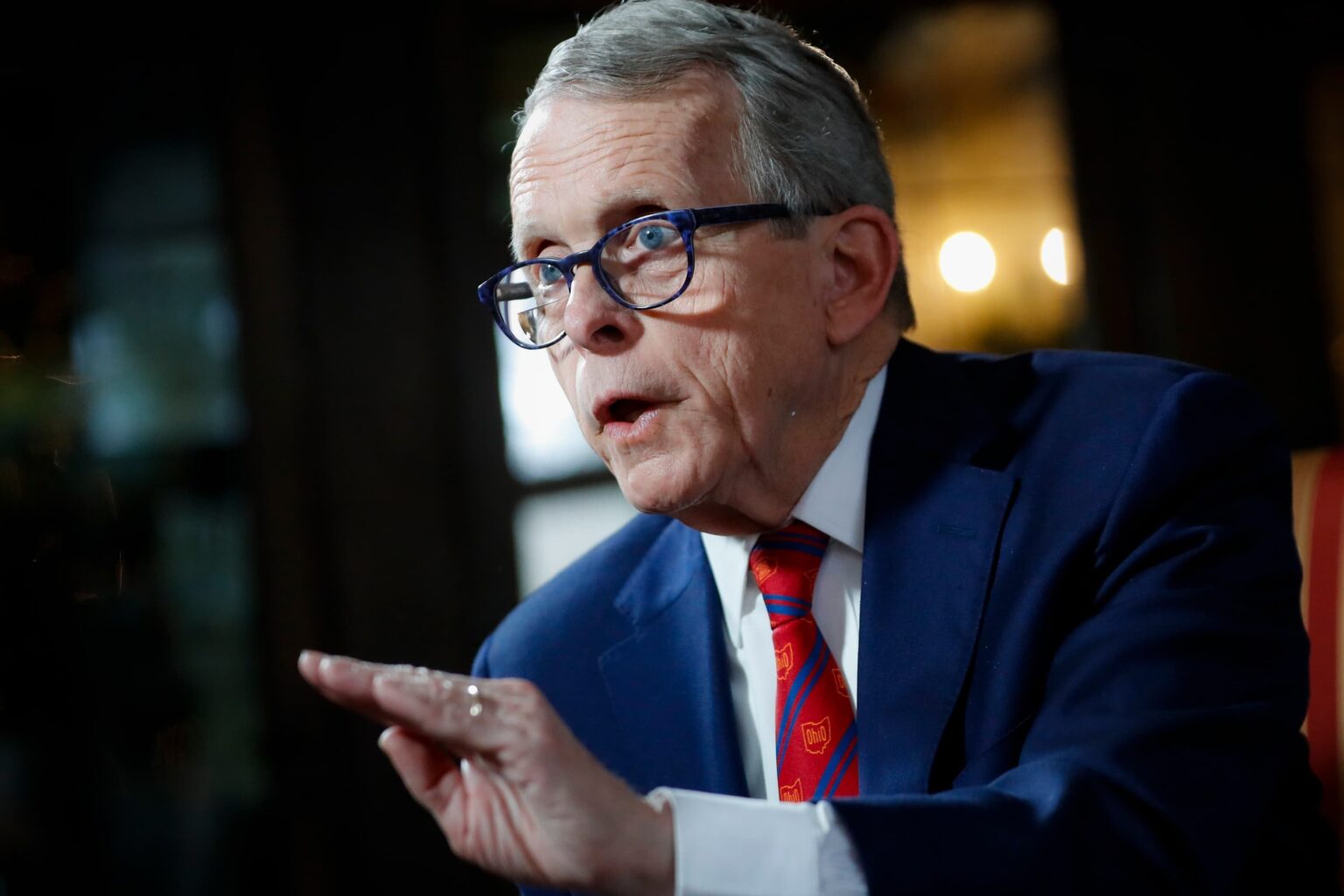 「ゴミだ」：共和党のオハイオ州知事がトランプ氏とヴァンス氏の偽りの移民ペット食い陰謀を非難