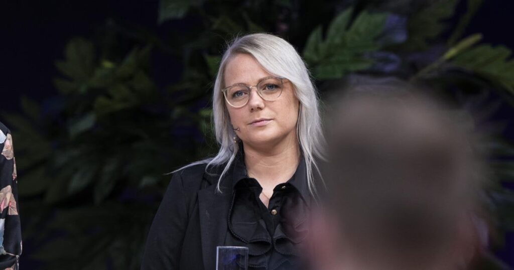 ソルビョルグ・ヤコブセン [Liberal Alliance] 複数の情報源によると、彼は民主的な選挙を覆すために党内での自分の権力を利用しようとしたという。