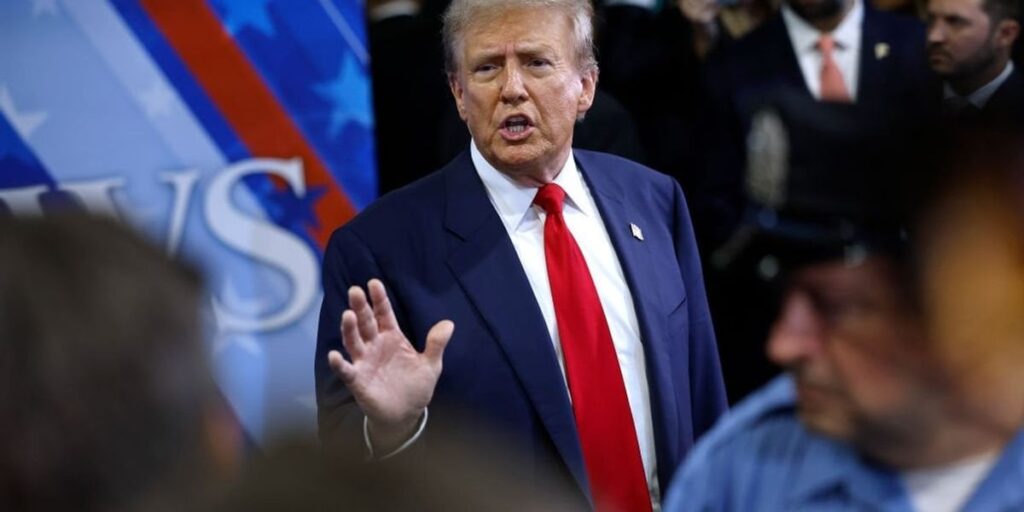 分析により、トランプ支持者が主要州の選挙管理委員会に「潜入」していることが判明 — 「激戦州の選挙管理委員会に102人の否定論者がいると、混乱が生じる可能性は極めて大きい。」