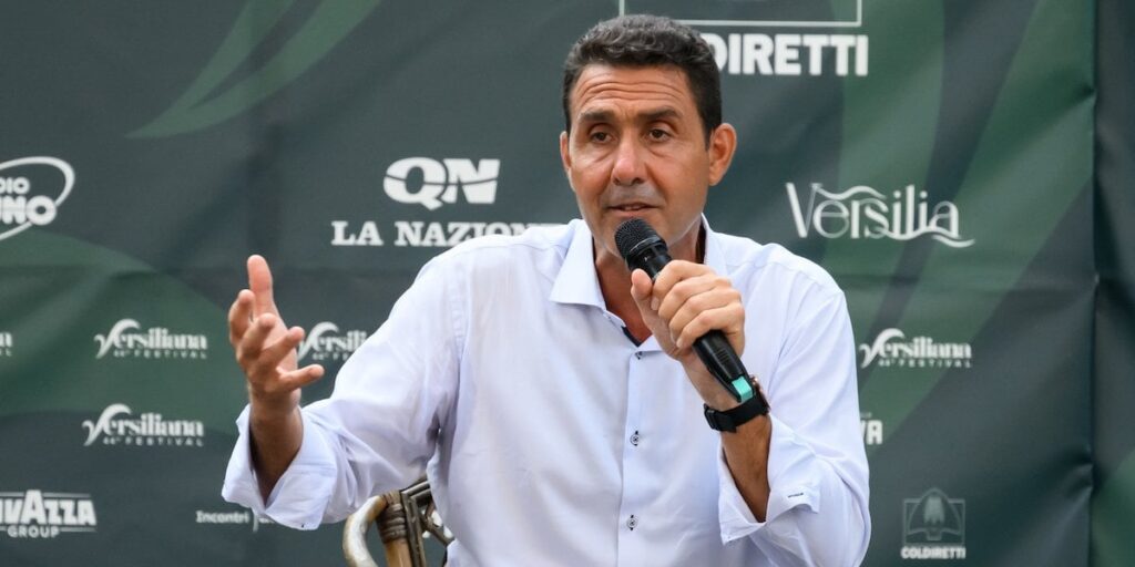 ロベルト・ヴァナッチ氏は欧州極右団体「ペイトリオッツ・フォー・ヨーロッパ」の副会長として停職処分となった。
