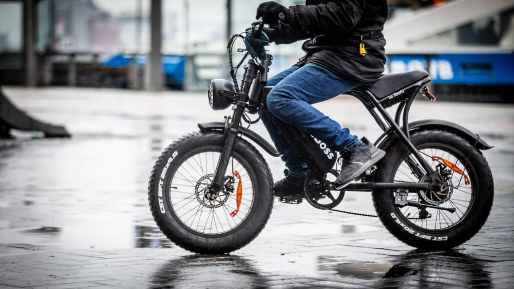 ファットバイクによる重大事故が急増し、入院する人も増えている