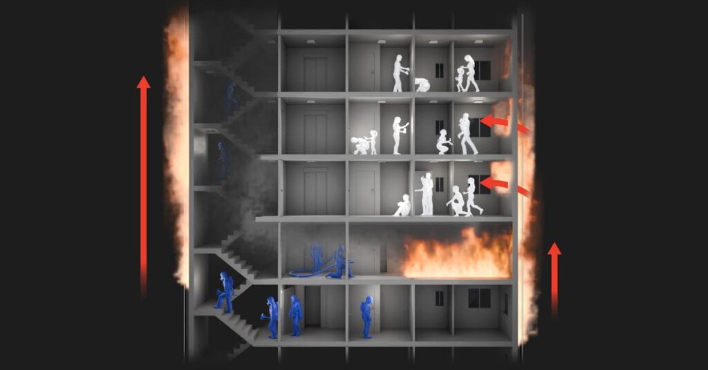 グレンフェルタワーの悲劇から数年経っても、建物は依然として「固形ガソリン」に包まれている