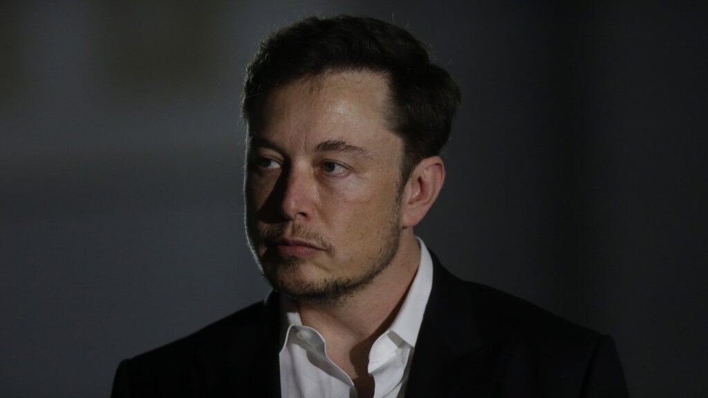 イーロン・マスク、テイラー・スウィフトを妊娠させるという奇妙な提案で討論会の沈黙を破る
