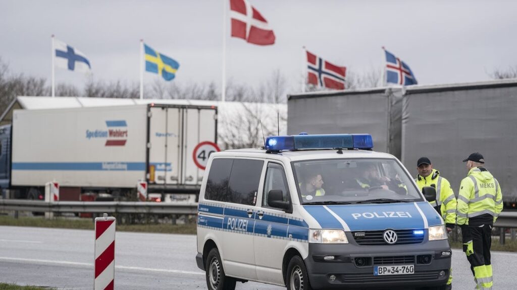 警察、国境でデンマーク人ドライバーに警告 [Tyskland indfører paskontrol]