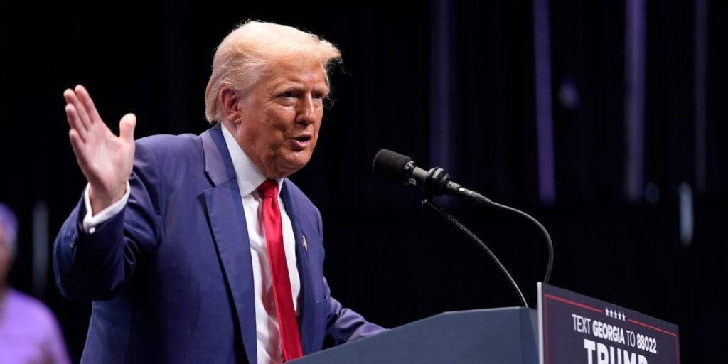 トランプ大統領のすでに多額のニューヨーク民事詐欺罰金、木曜の法廷対決を前に利息が2400万ドル増加