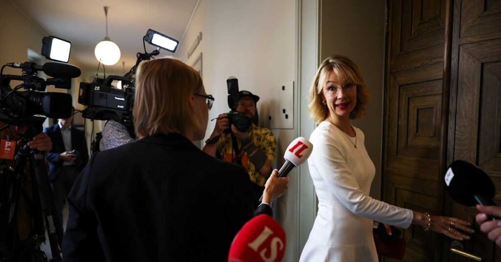 SDP、ウクライナ同盟撤退をめぐりタビオへの不信任決議案提出を計画 | Yle ニュース | Yle