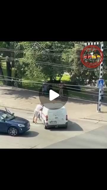 事件に巻き込まれたボルボのドライバーのデータや車のナンバーを知ることは可能でしょうか?