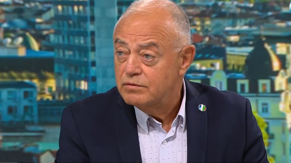 アタナソフ氏: 国家の重要な地位にあった人物は、共同内閣でPP-DBとGERBを統合できる - 政治 - ブルガリア - ローラ・クルモワ氏に注目