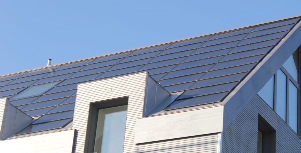 リトアニアに本拠を置くSolitekが435Wの屋上太陽光発電モジュールを発表