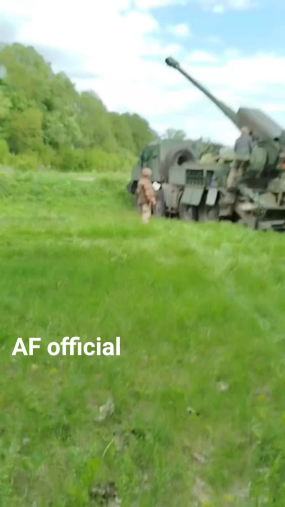 ウクライナの155mm砲がロシアの標的に発砲した。