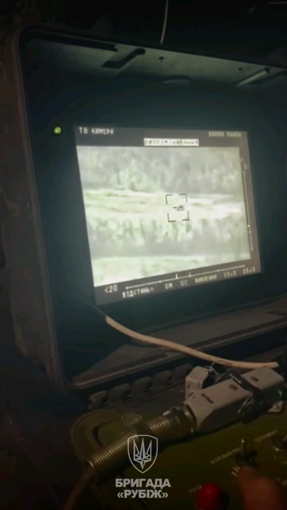 「ストゥーグナ-P」のオペレーターがリマン・クピャンスク方面でロシアのBMP-2を破壊した。