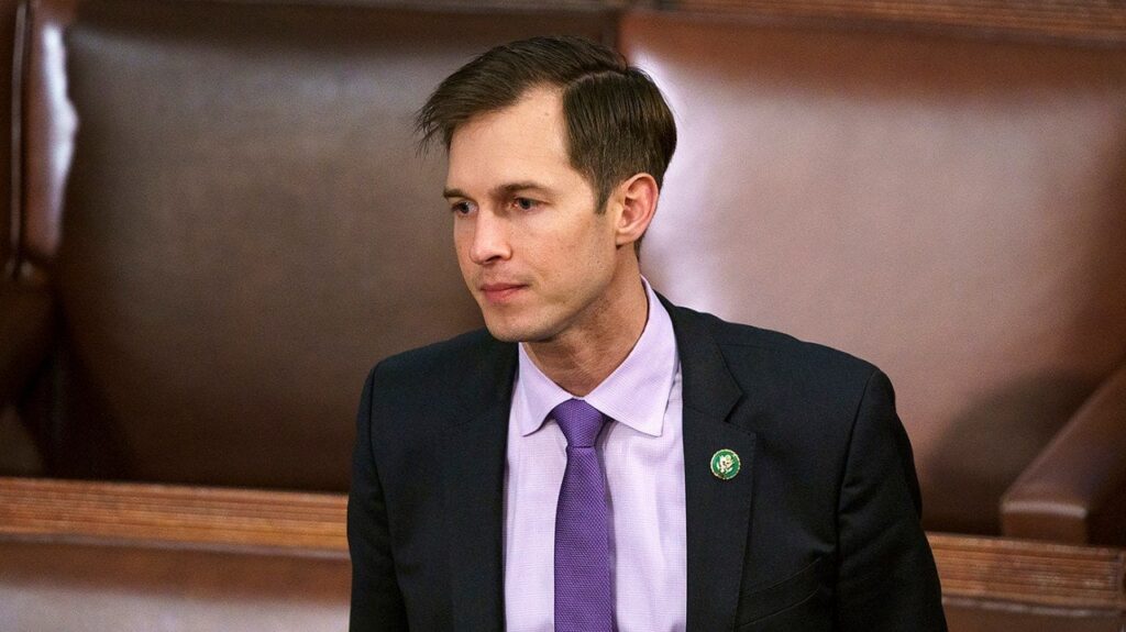 民主党議員、アフガニスタン問題でトランプ氏はタリバンに「交渉で負けた」と主張