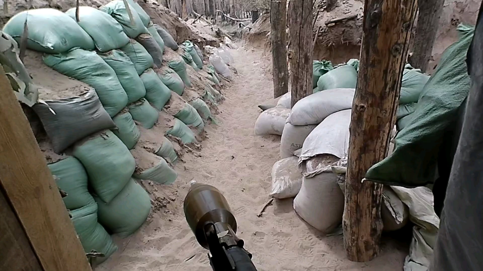 ブラジル義勇軍がロシア軍陣地に向けてRPGを発射。セレブリャンスキー森林。ルハンシク州。2024年9月。