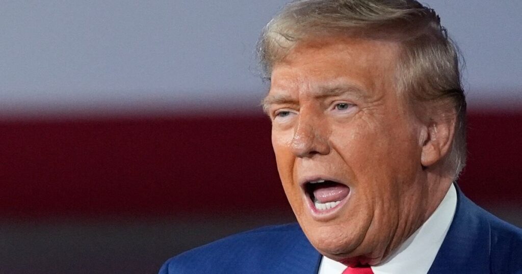 トランプ氏は、自分が変人であることを繰り返し否定し、フォックスニュースで「非常に」困難な瞬間を迎えた