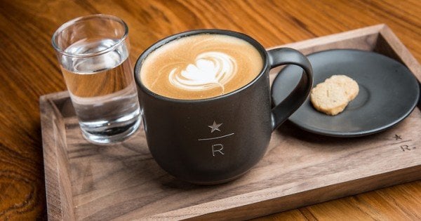 食後の一杯のコーヒーを本物のアートに変えてみませんか？