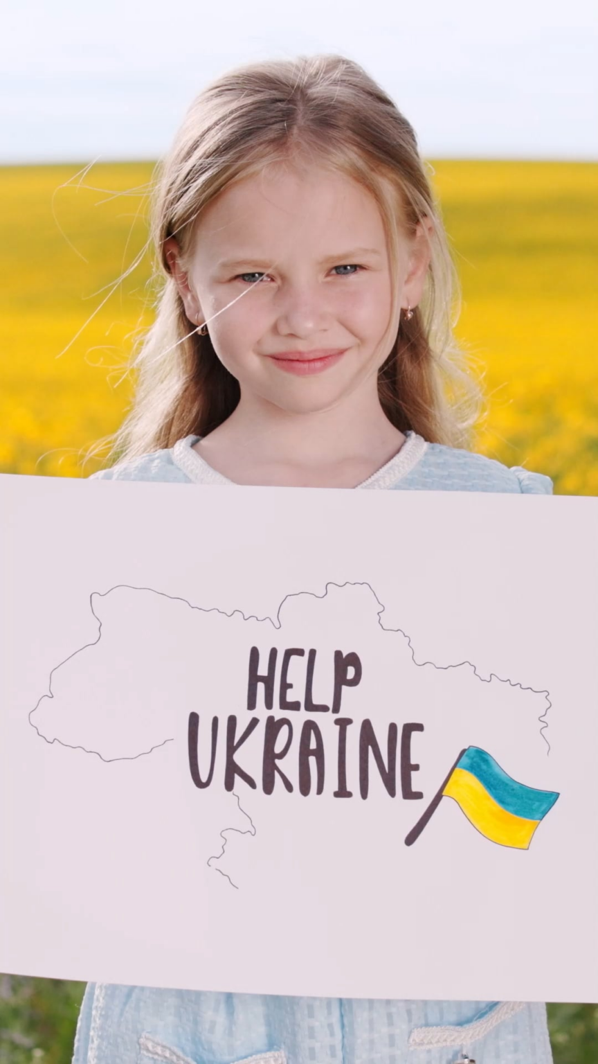 ウクライナの同盟国は、この国の闘争を支援することをためらうべきではない。同盟国は、ロシアを攻撃するために提供された武器の使用を認めるべきである。そして、プーチンのレッドラインに関する議論は、ずっと前から意味を失っている。