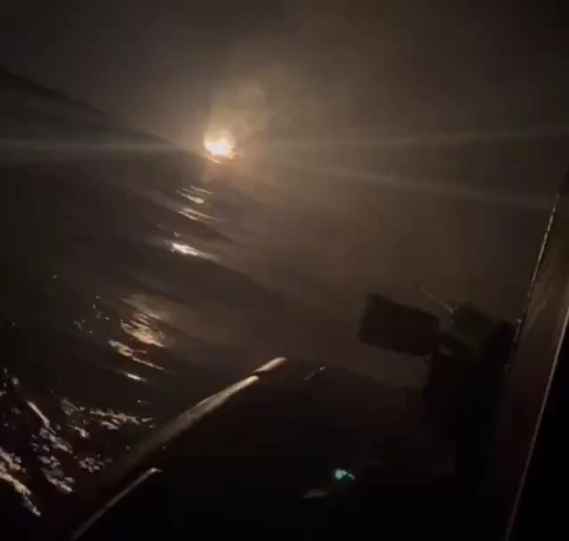 黒海のロシア管理石油掘削施設でウクライナ人が銃撃