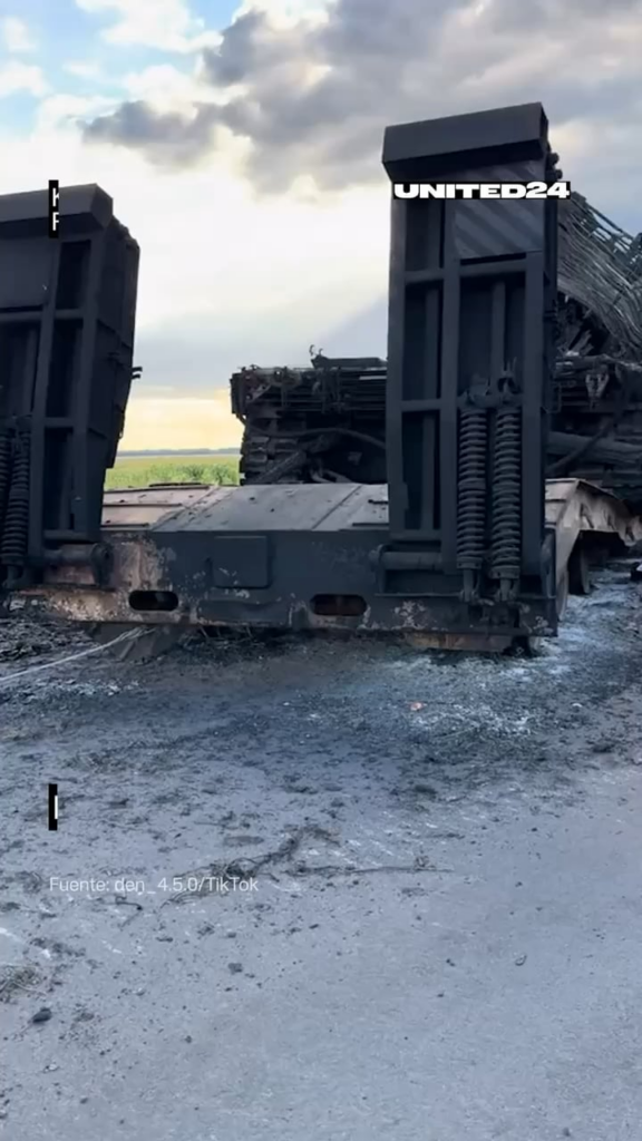 ロシアのクルスク地方でウクライナ軍がロシアの戦車を破壊した