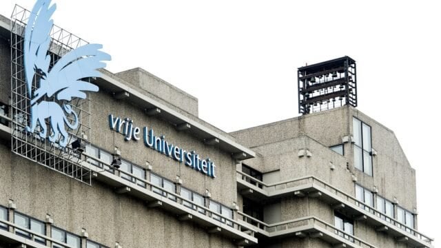 「科学で尻をぬぐうなら、科学機関で表彰台に上がる資格はない」