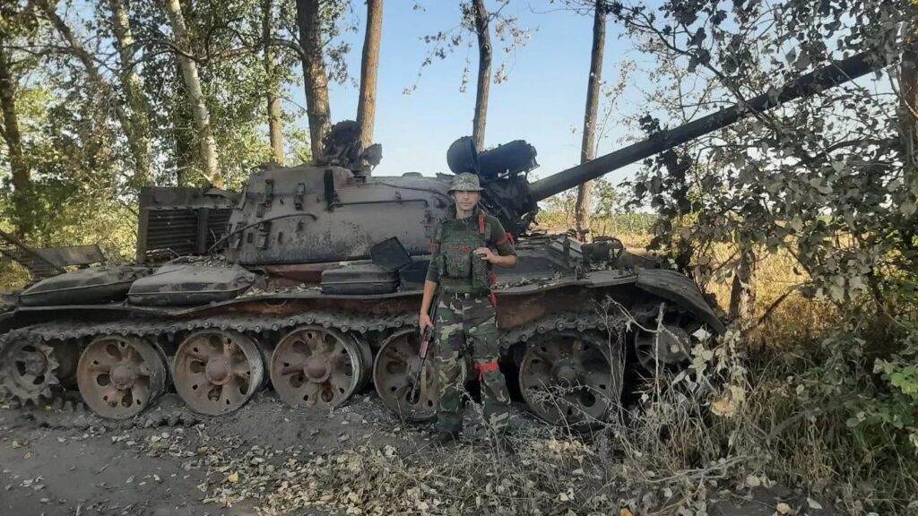 クルスク戦線コレネヴォでロシア製T-55Aを撃破。