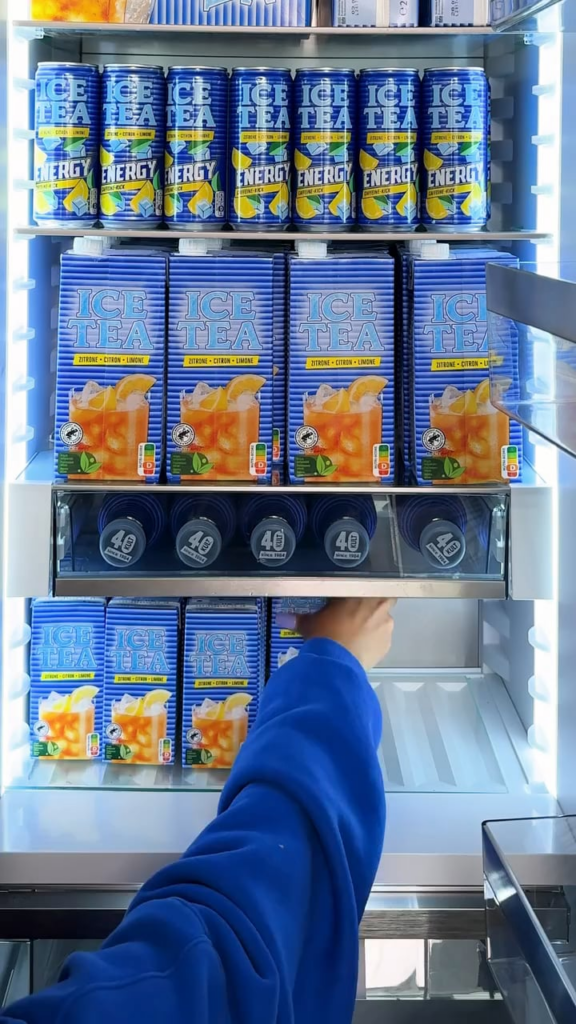 食料品を買いだめする平均的なスイス人。