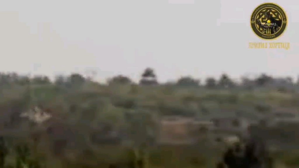 国家警備隊作戦任務第15旅団（「カラ・ダグ」旅団）のウクライナ航空偵察隊が、ポクロフスク方向にあるロシアの野弾薬庫を発見し、破壊した。 2024 年 9 月。