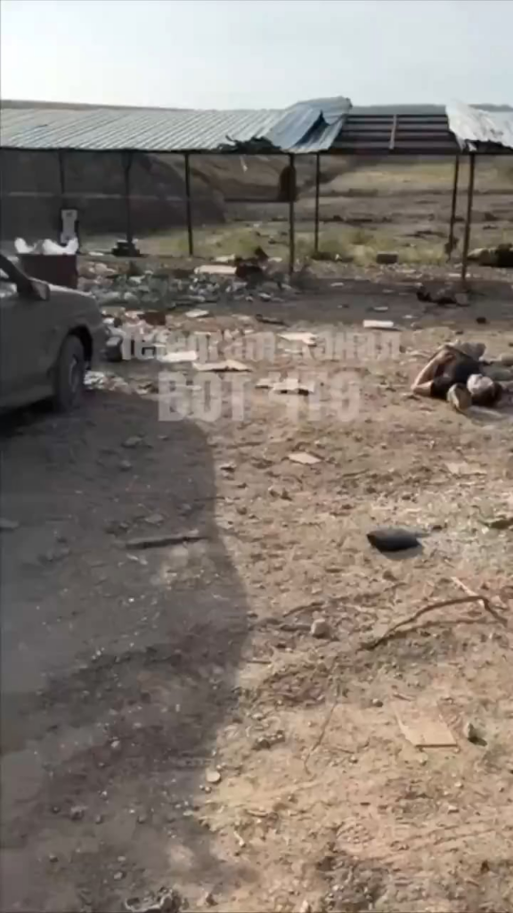 ドネツク地域のロシア訓練場に対するウクライナのHIMARS攻撃後の映像。ロシアの情報筋は少なくとも50人の死傷者が出たと示唆した。
