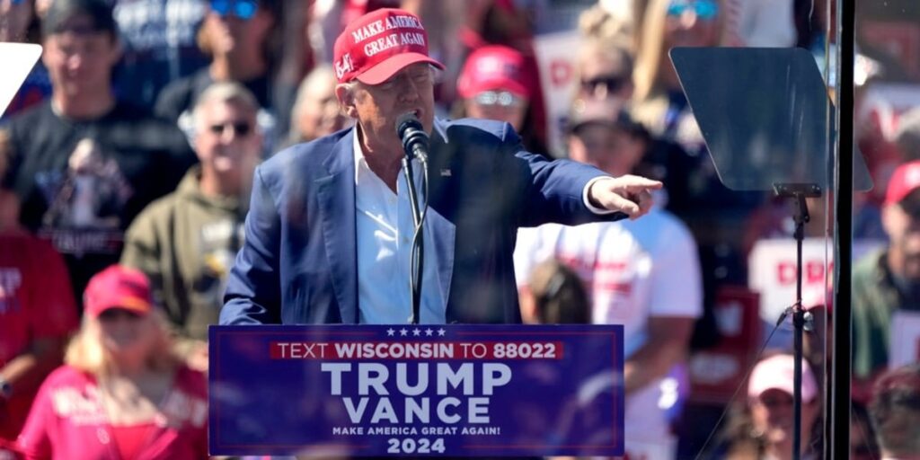 トランプ陣営、ツーソンで木曜のイベント開催前に14万5000ドルの前金支払い要求