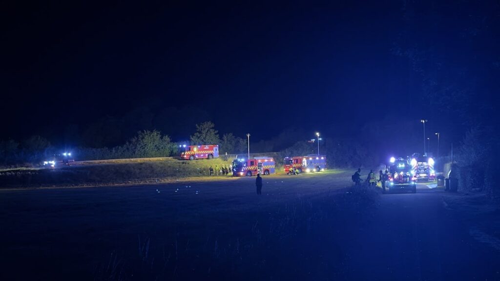 オーフス近郊で正面衝突、3人死亡 35歳男性を無謀運転容疑で起訴