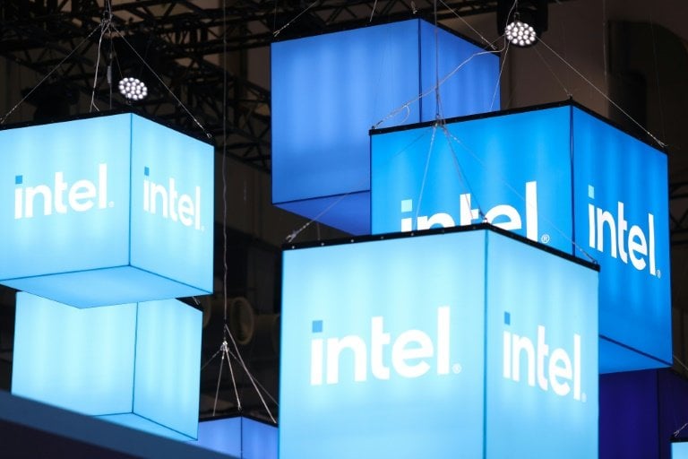 インテル、ポーランドのチップ工場を2年間停止。