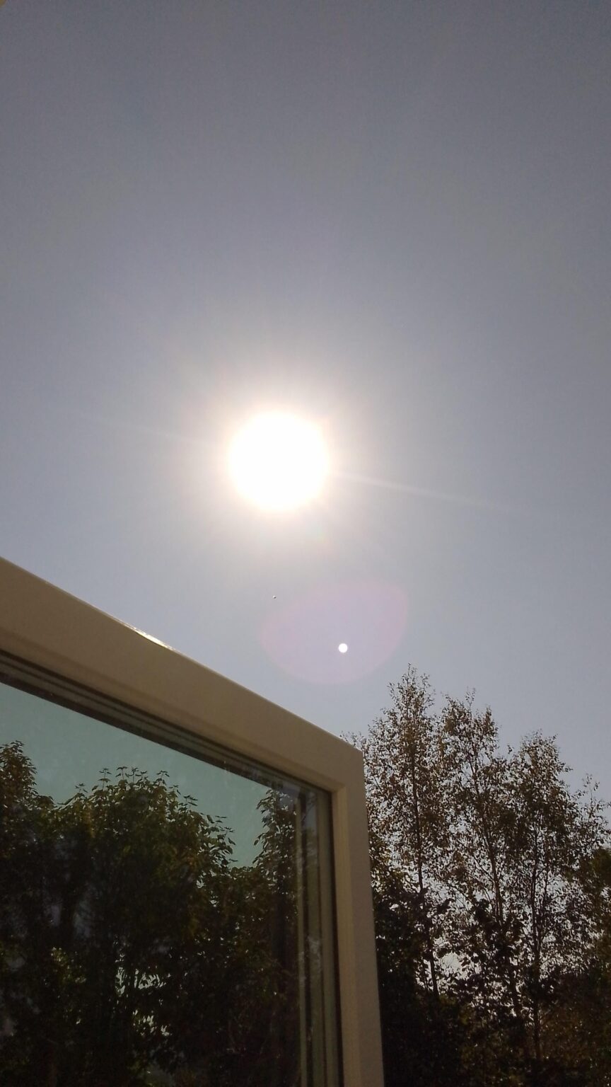 夏の間ずっと雨が降っていたのに、今は秋で気温は29度。ノルウェーが大好きです