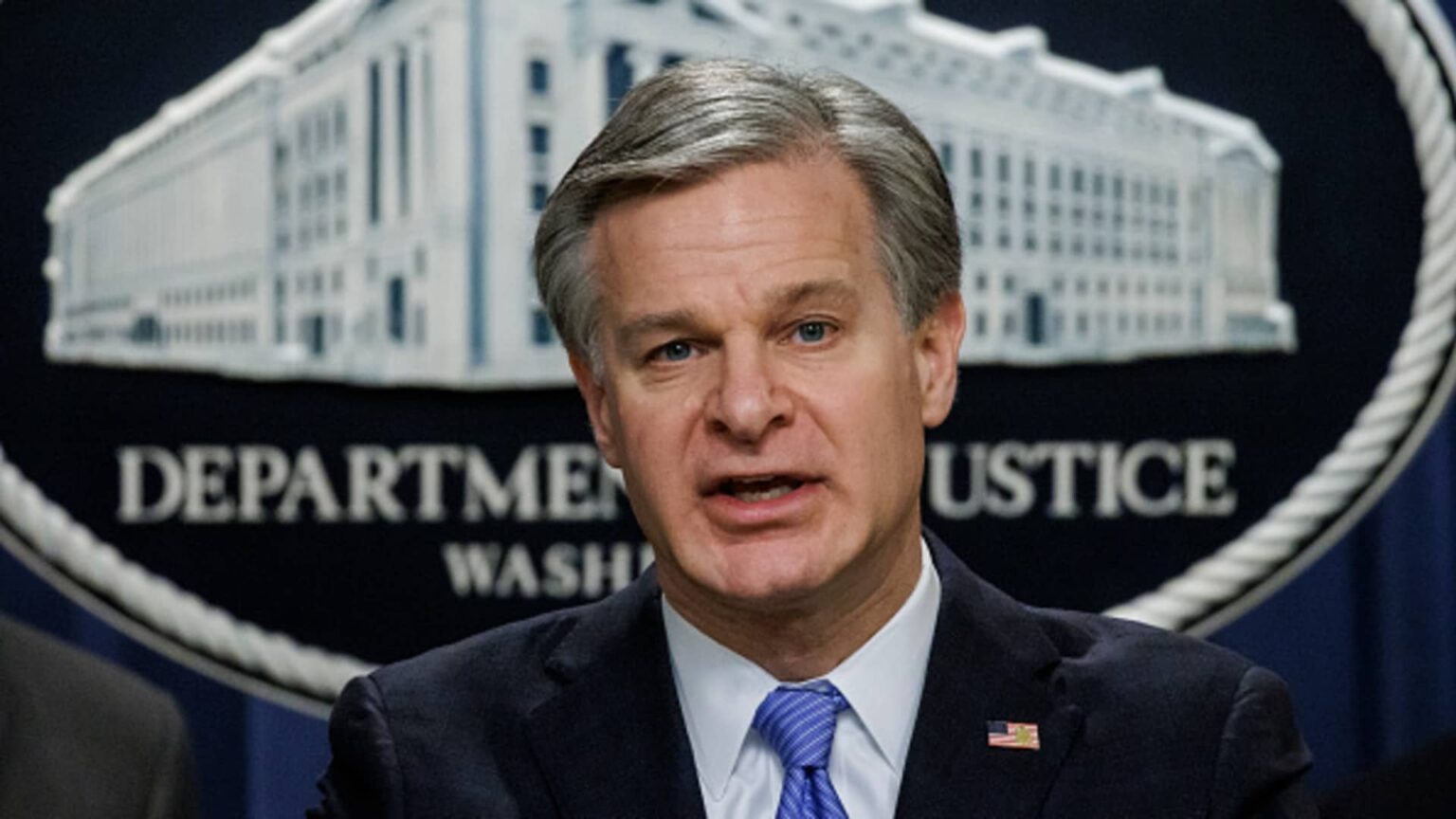 FBIの統計によると、殺人事件は11.6%減少し、過去20年間で最大の年間減少となった。