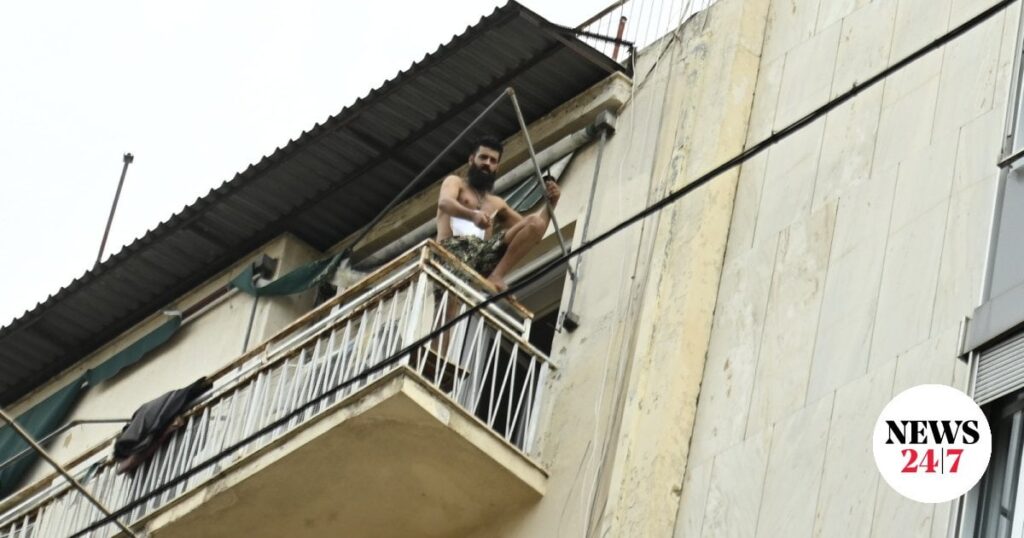 アチャルノンの男性がガス瓶で自爆すると脅す - ビデオ