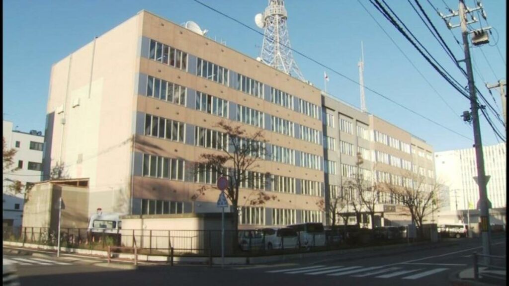 「水たまりで車がぶれてはみだした」乗用車と軽乗用車が衝突 13歳の男子中学生死亡 乗用車運転の48歳男を逮捕 北海道釧路町
