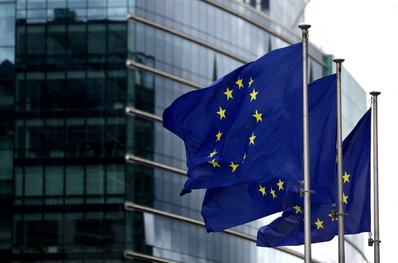 移民：ドイツは国境を閉鎖、ハンガリーはブリュッセルを「脅迫」 - THE STEP